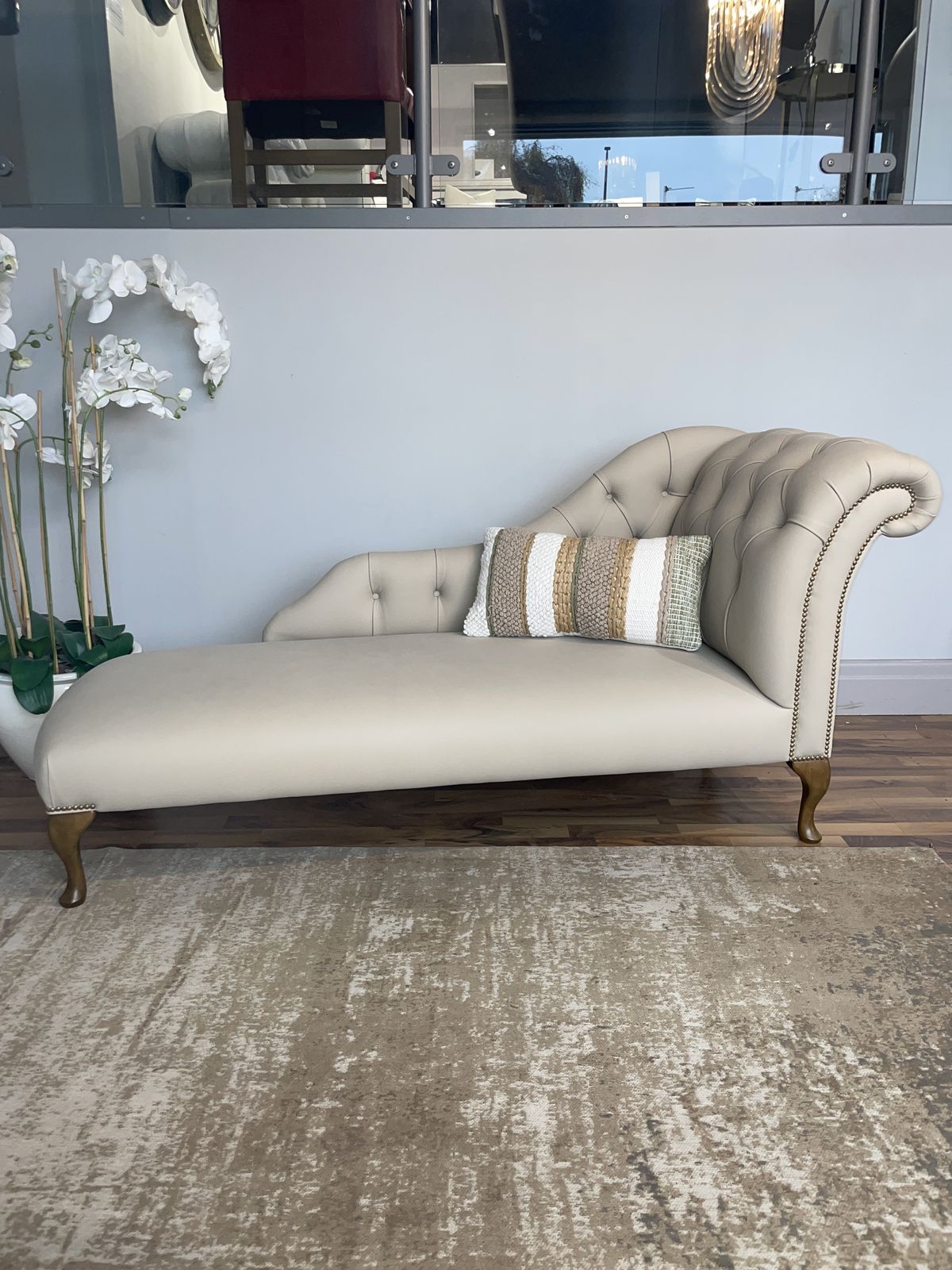 Velvet 2 Seater Modern Chaise Lounge With Tufted Button Back with Tufted Armrest For Living room, Office, Garden